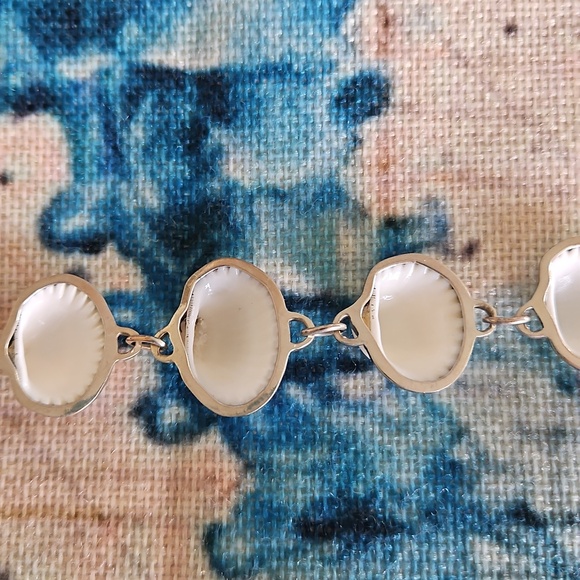 Sterling Silver Shell Bracelet - Picture 10 of 16